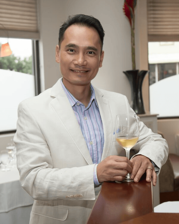 CRU Wine & Dine - January 22nd with Master Sommelier Roberto Viernes