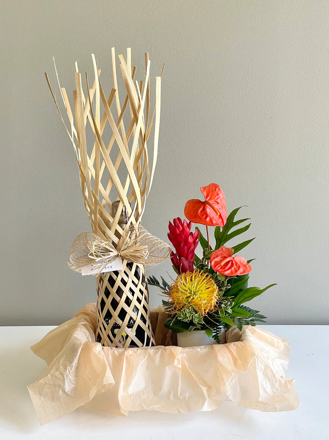 Small Flower Arrangement & 1 Bottles of Sparkling